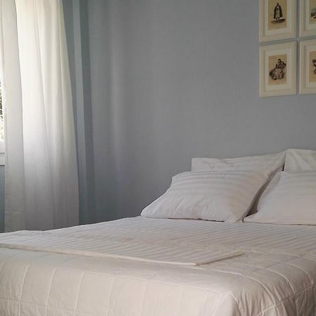 Paris Spacious Beach Apartment Loutraki  Exterior photo
